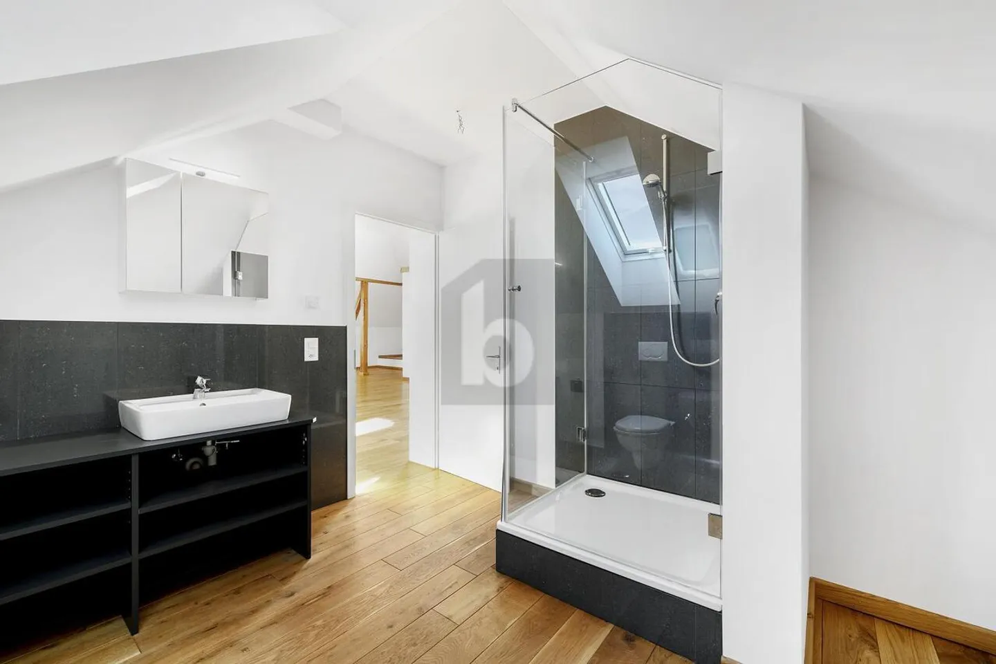 HERRSCHAFTSHAUS MIT AUSBAUPOTENTIAL AN TOP LAGE - Foto 3 von 6