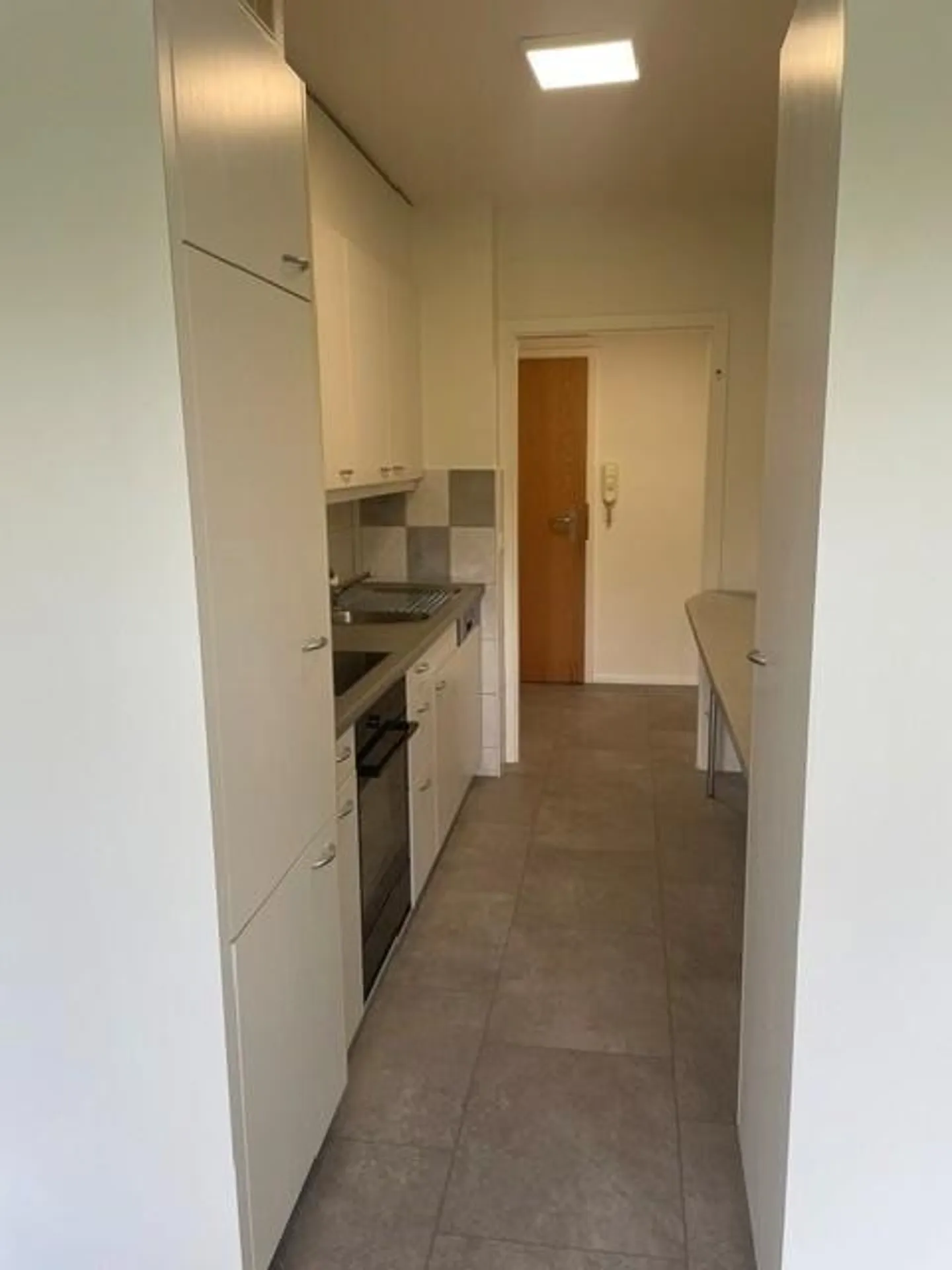 Spacious, bright 3.5-room apartment in Binningen - Photo 2 of 12