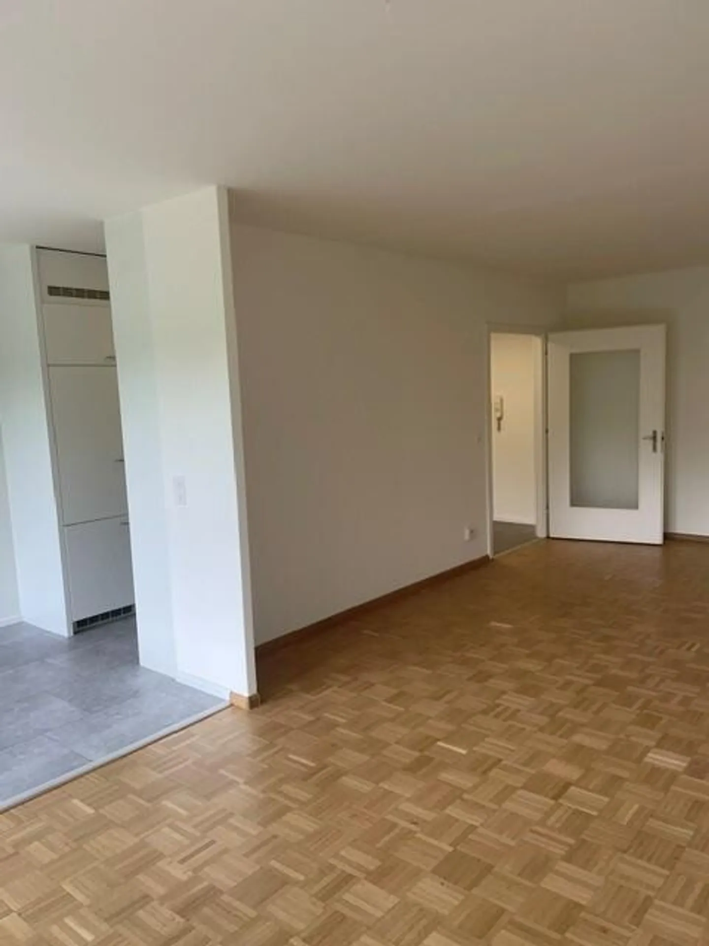 Spacious, bright 3.5-room apartment in Binningen - Photo 5 of 12