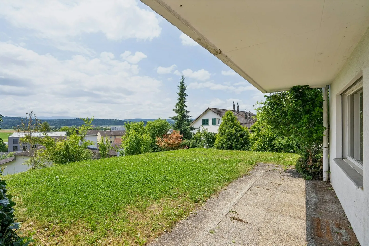 Vista panoramica nella tua casa angolare soleggiata di 5,5 stanze - Foto 5 di 13