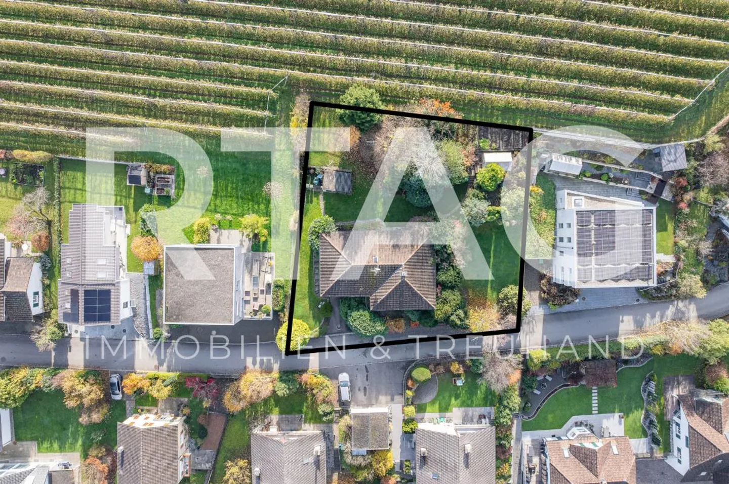 Zone de développement avec propriété existante avec vue sur le lac - Photo 1 sur 6