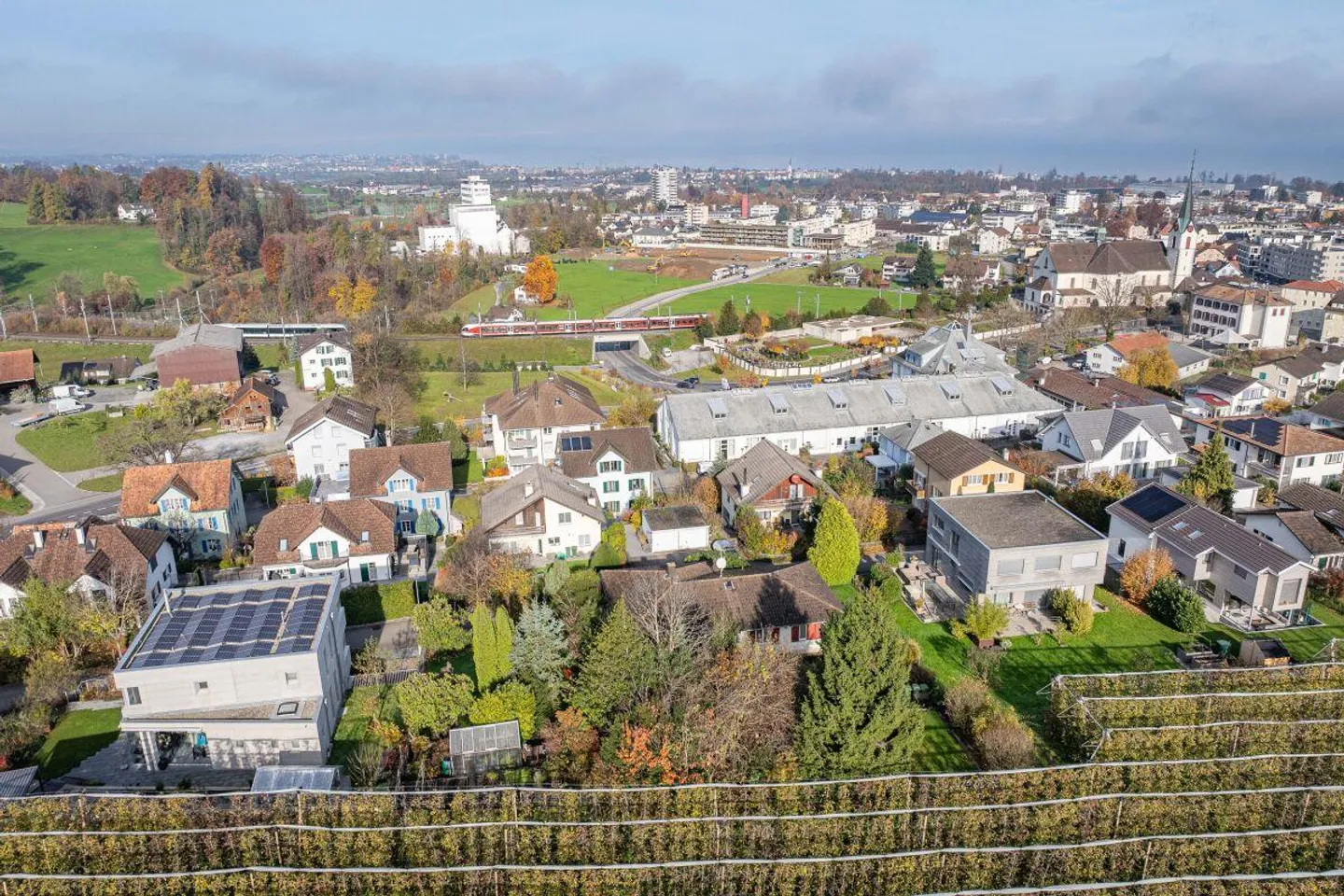 Zone de développement avec propriété existante avec vue sur le lac - Photo 3 sur 6