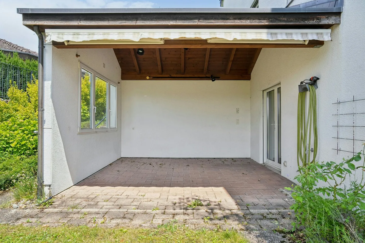 Vista panoramica nella tua casa angolare soleggiata di 5,5 stanze - Foto 7 di 13