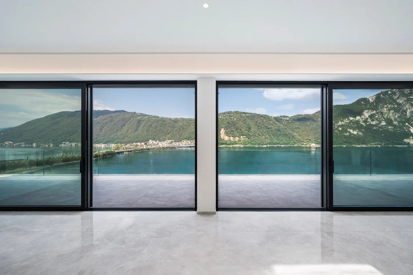 Attico di design prestigioso con terrazza vista lago - Foto 3 di 13