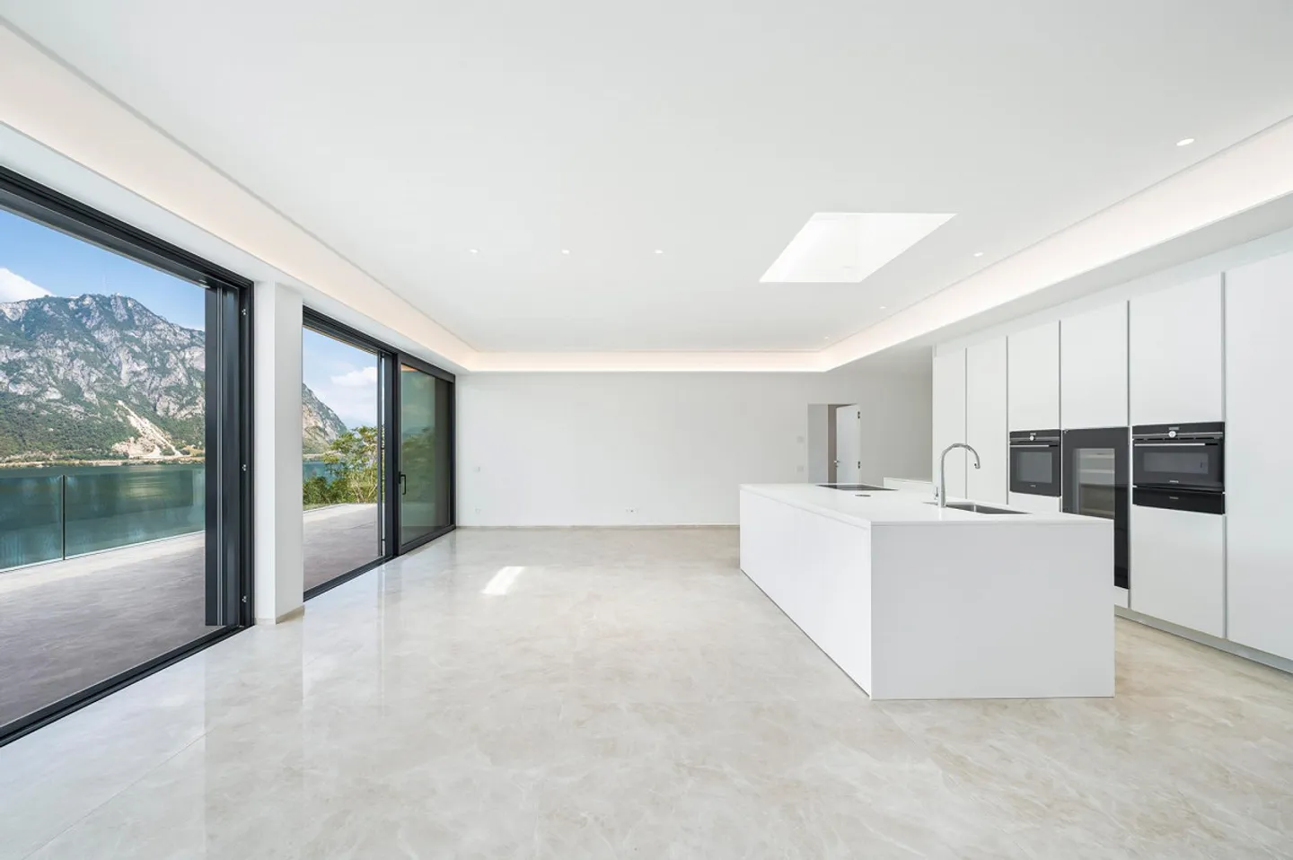 Attico di design prestigioso con terrazza vista lago - Foto 4 di 13