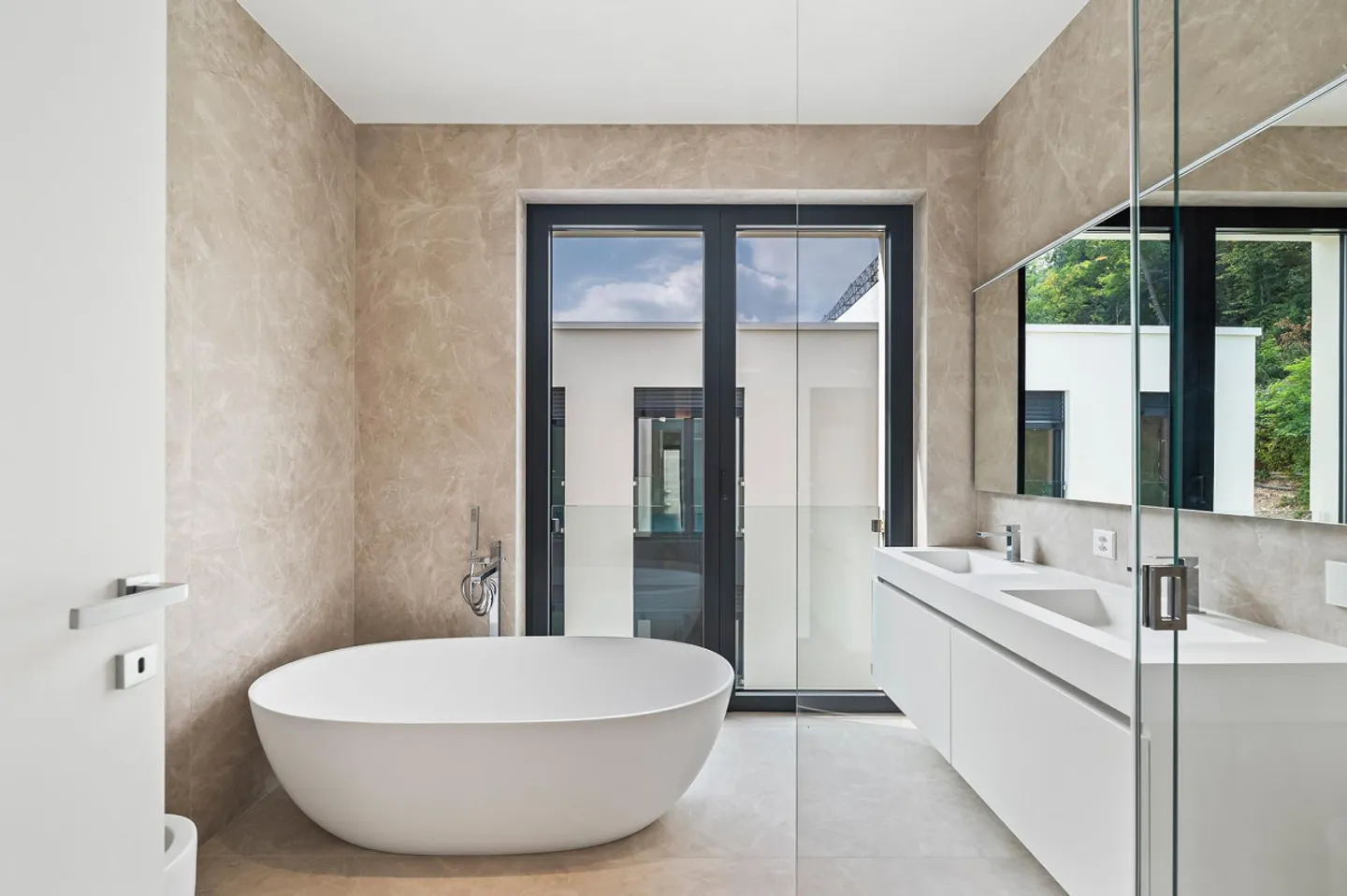 Attico di design prestigioso con terrazza vista lago - Foto 11 di 13