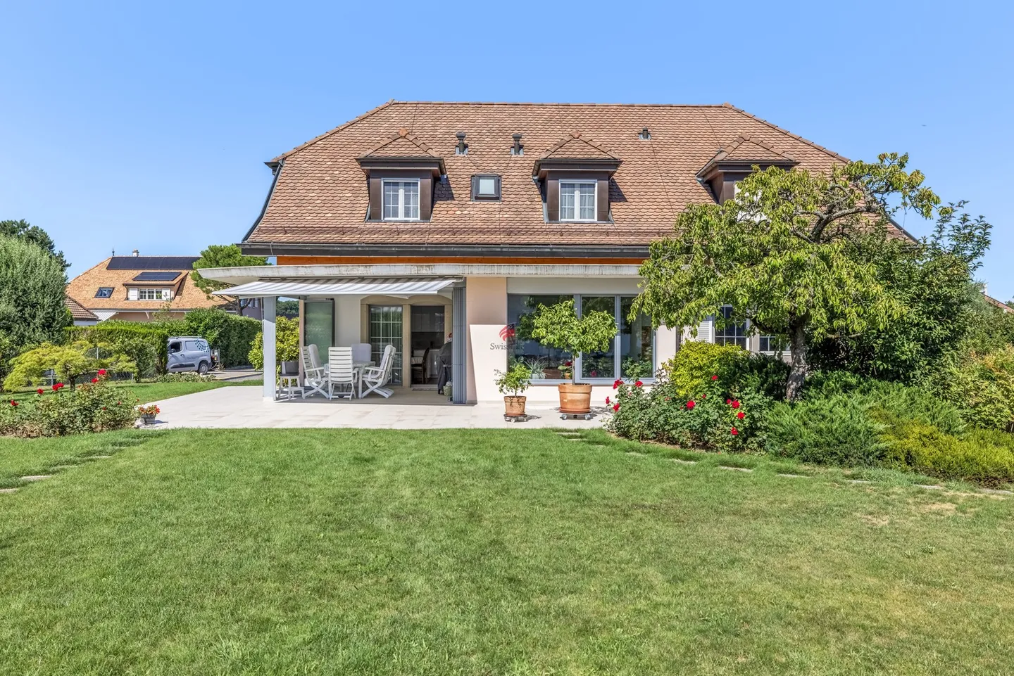 Außergewöhnliches Familienhaus mit Innenpool - Foto 6 von 13