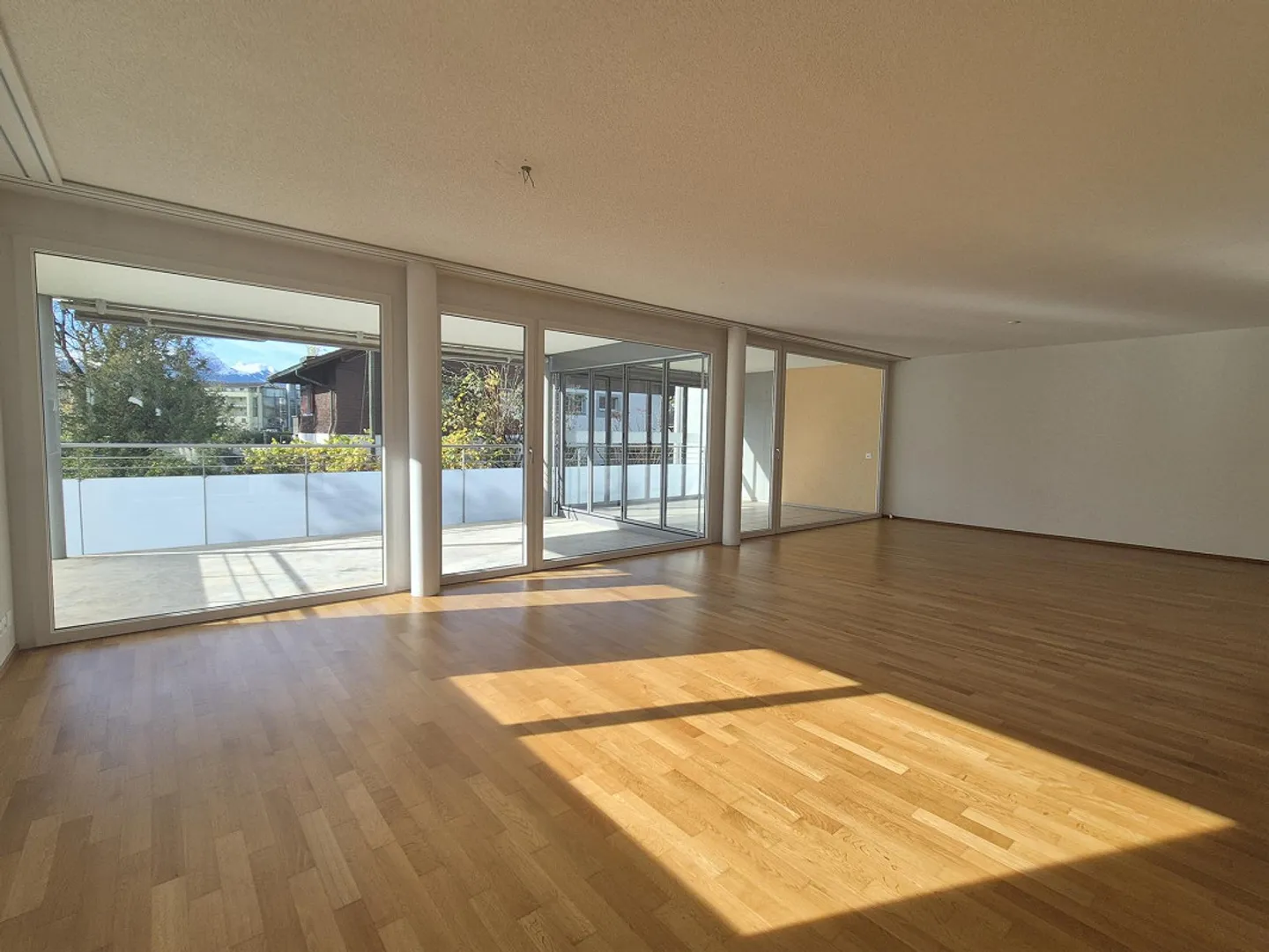 Grosszügige 4.5-Zimmerwohnung an ruhiger, zentraler Lage in Sarnen - Foto 2 von 8