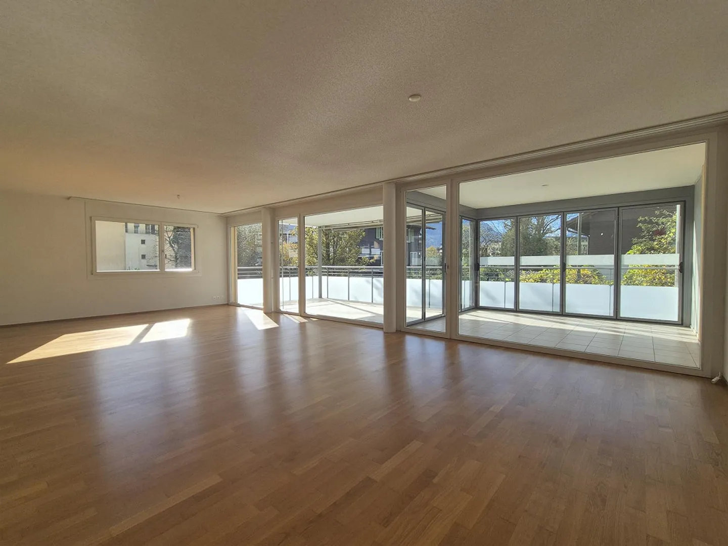 Grosszügige 4.5-Zimmerwohnung an ruhiger, zentraler Lage in Sarnen - Foto 3 von 8