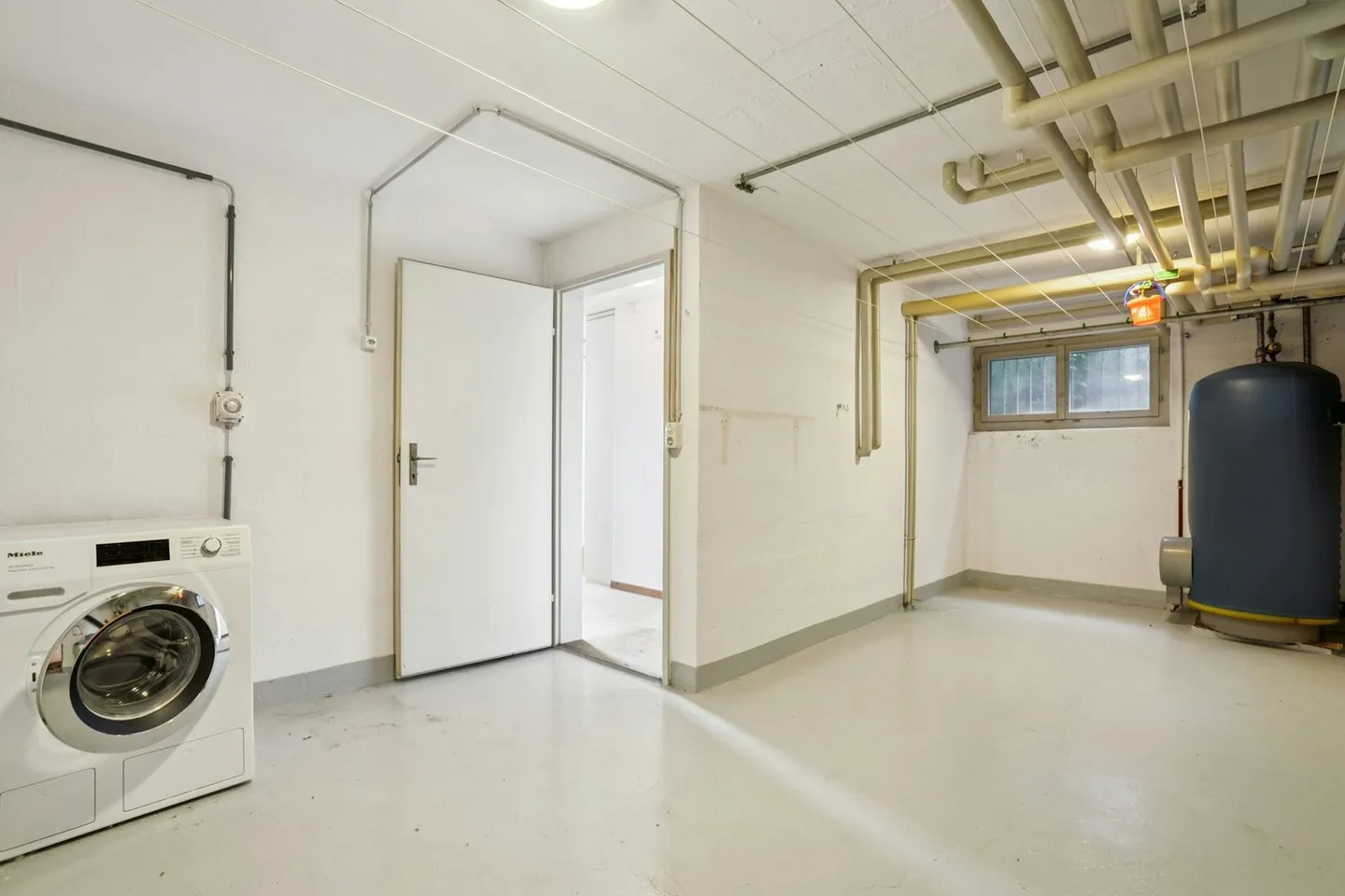 Vista panoramica nella tua casa angolare soleggiata di 5,5 stanze - Foto 12 di 13