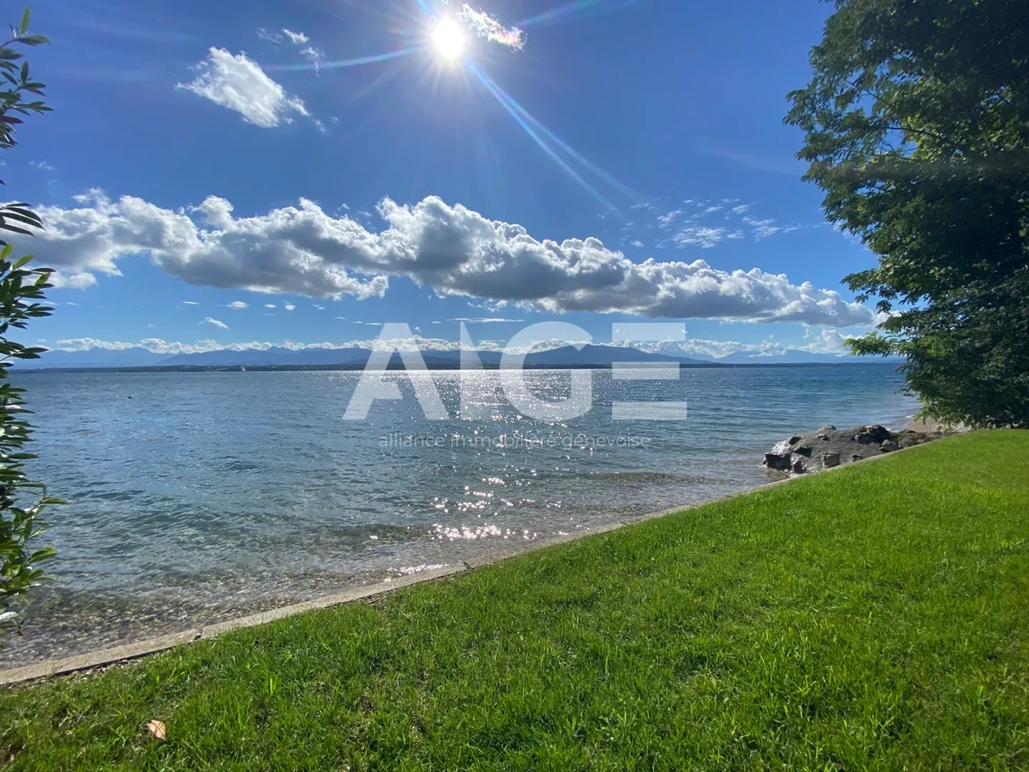 Stunning waterfront villa with private mooring pontoon - Photo 1 of 2