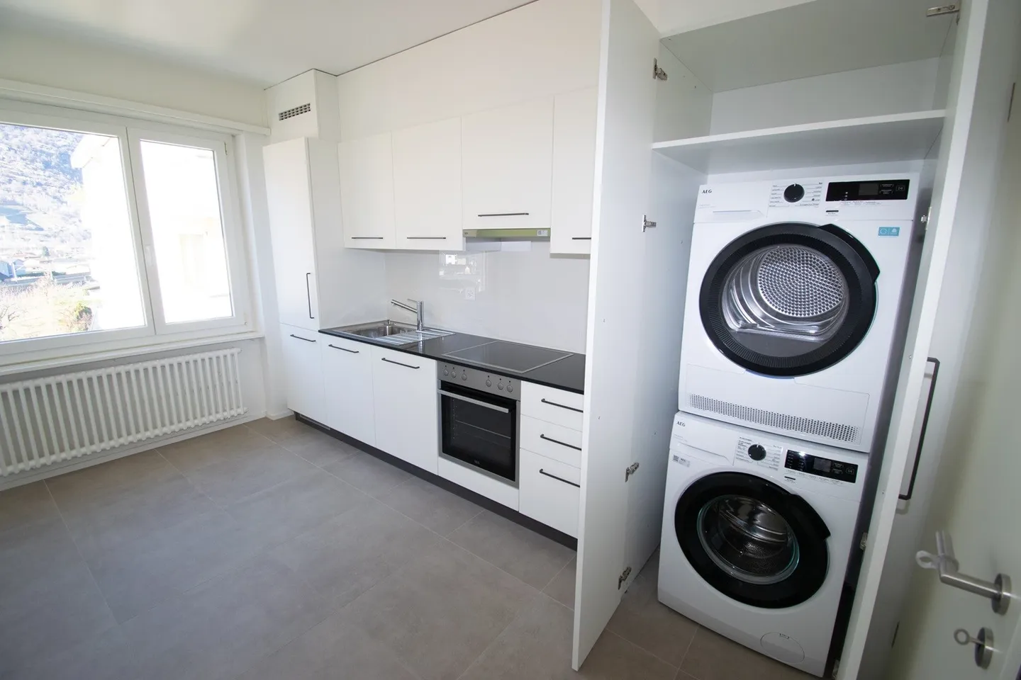 First rental after complete renovation / Central location - Photo 1 of 10