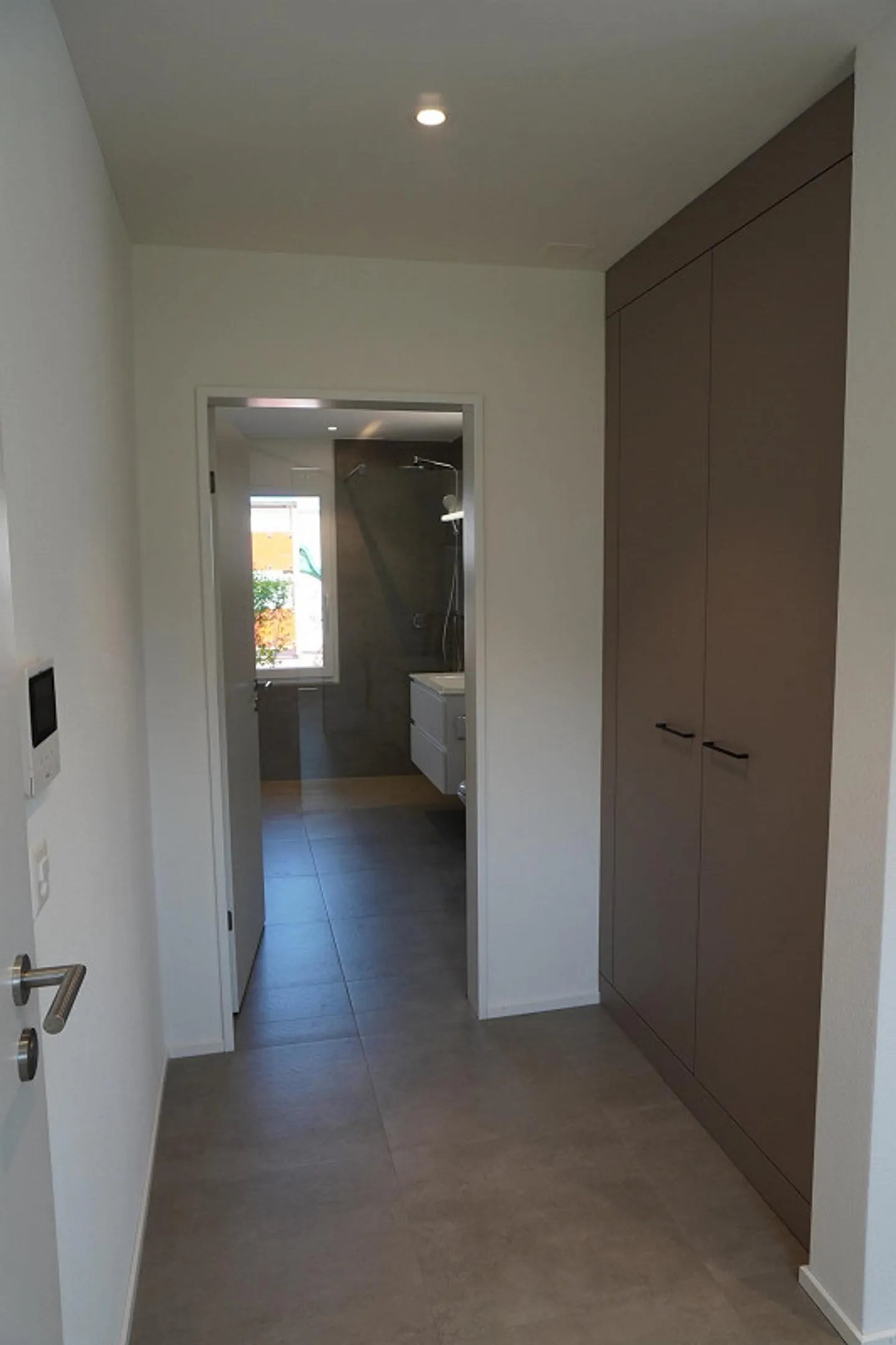 Ampio appartamento di 2,5 stanze al 2° piano con stile - Foto 7 di 8