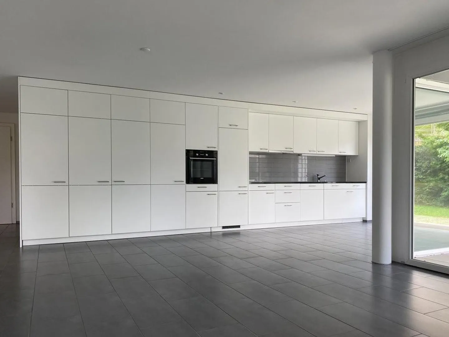 Sonnige Wohnung mit moderner Ausstattung - Foto 3 von 8
