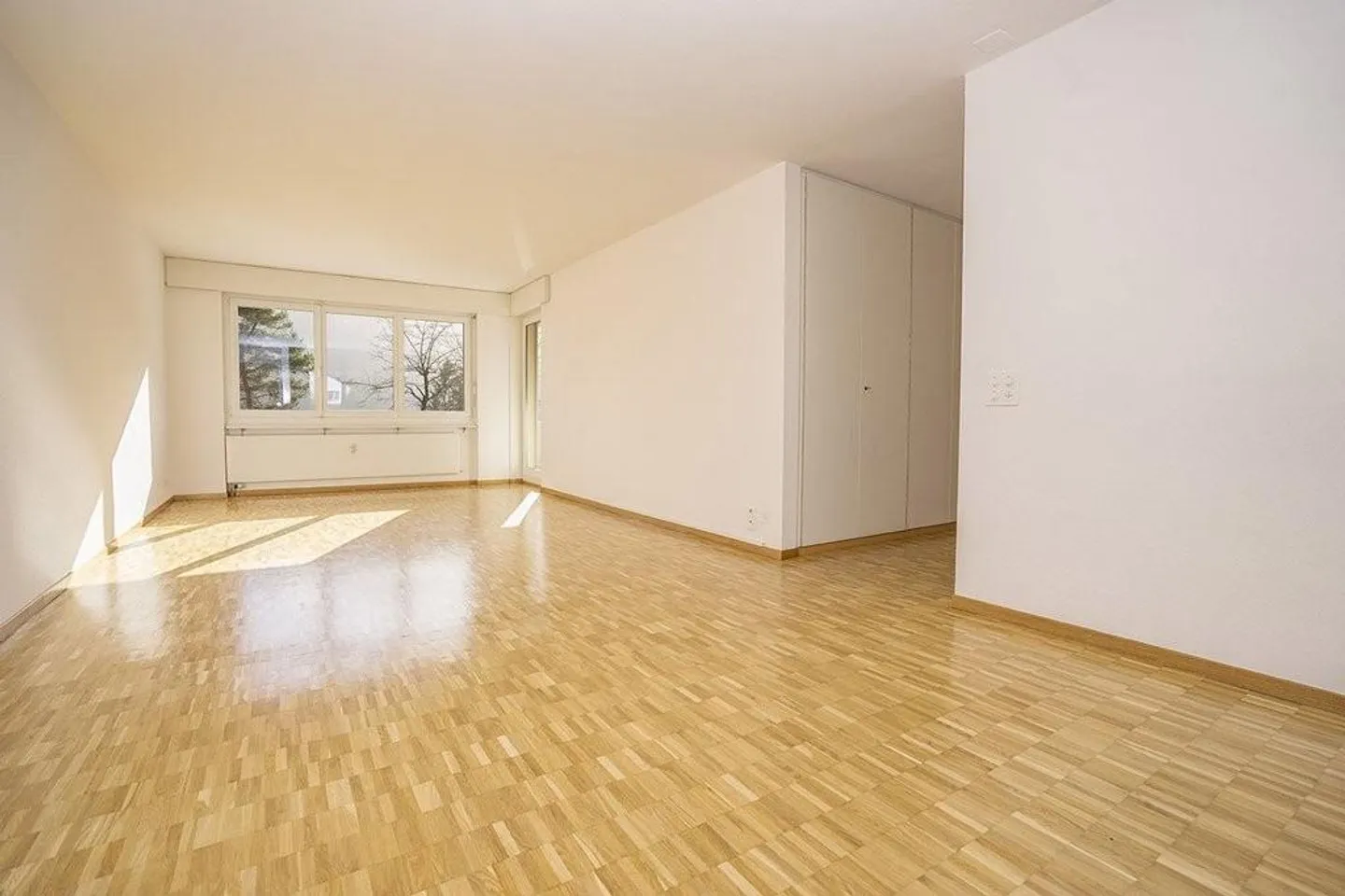 Well-maintained 4.5 room apartment with balcony and view - Photo 2 of 7