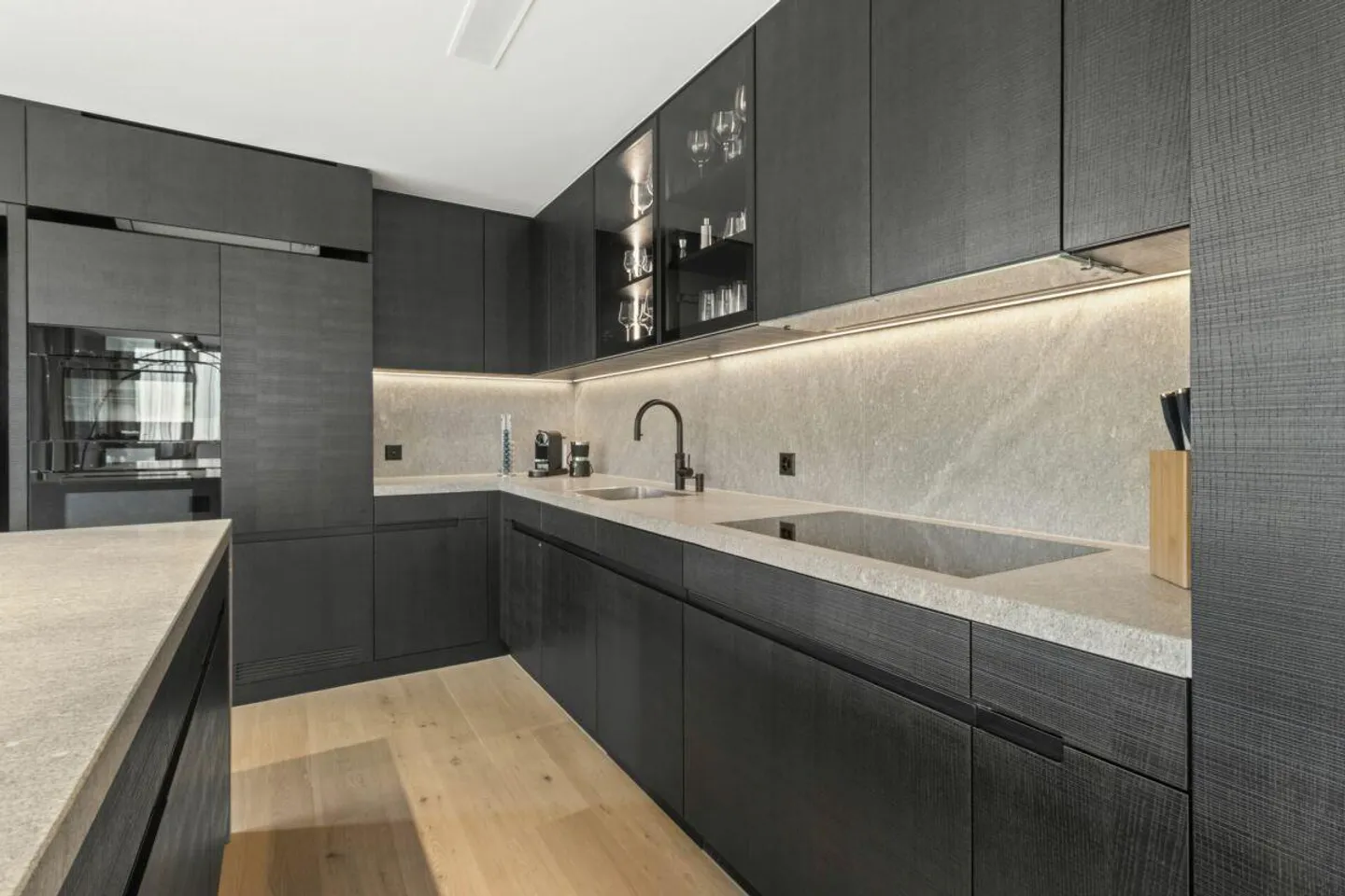 Lake View, Design and Comfort - Photo 1 of 2