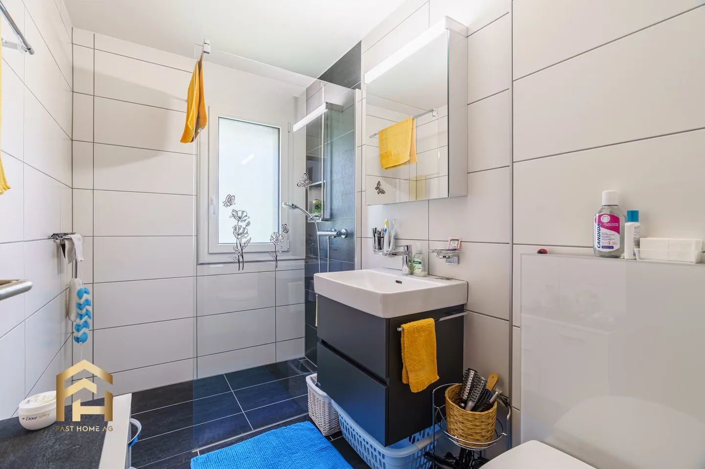 Sonnige 2.5-Zimmer-Wohnung mit Aussicht - Foto 7 von 13