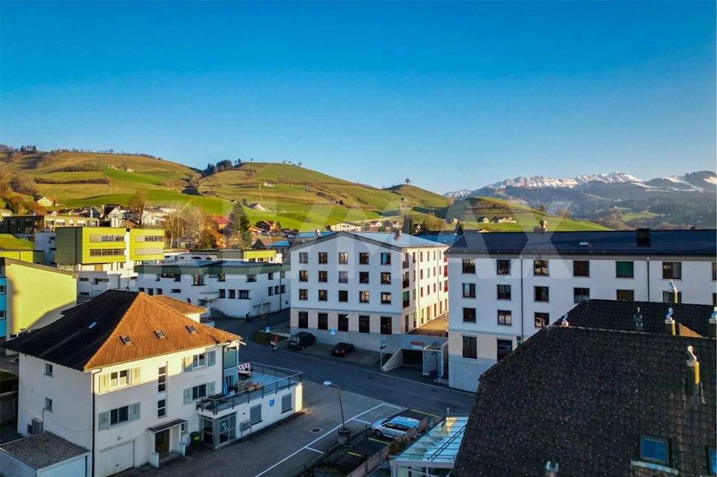 Appartement moderne de 2½ pièces au 1er étage dans un emplacement central - Photo 8 sur 12