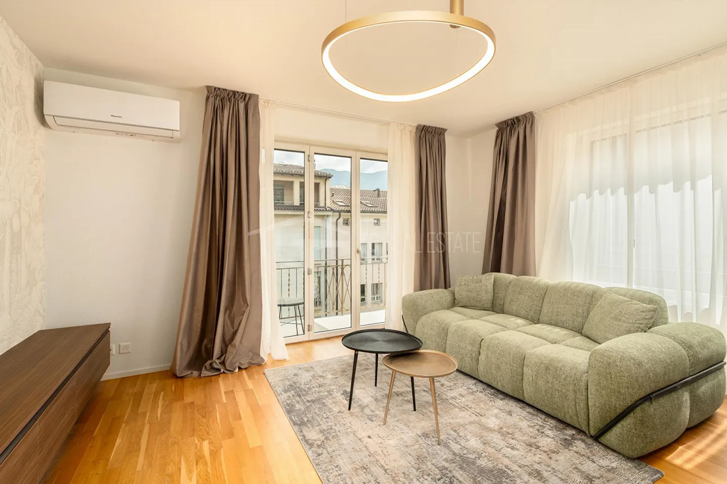 APPARTEMENT ÉLÉGANT DE 3,5 PIÈCES AU CENTRE DE LUGANO - Photo 2 sur 11