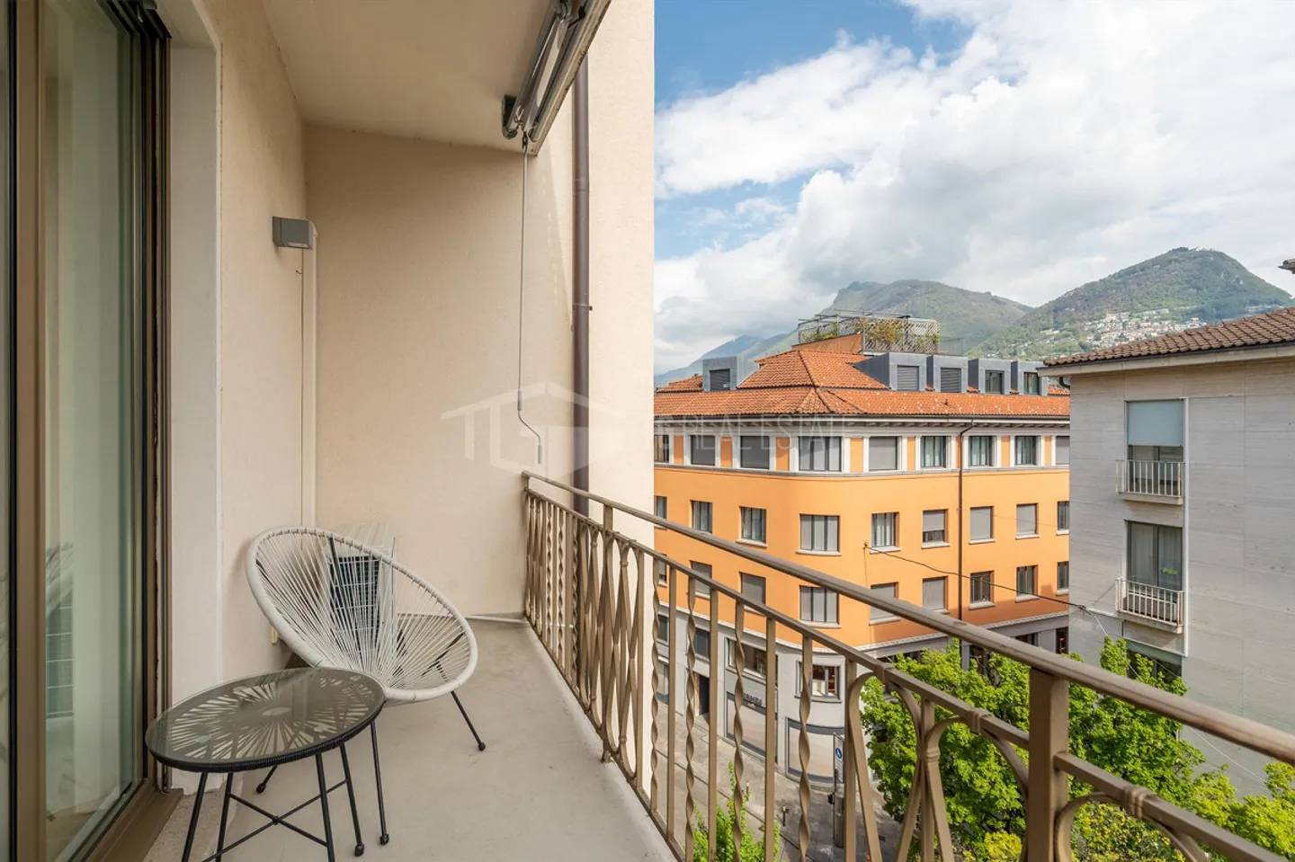 APPARTEMENT ÉLÉGANT DE 3,5 PIÈCES AU CENTRE DE LUGANO - Photo 6 sur 11