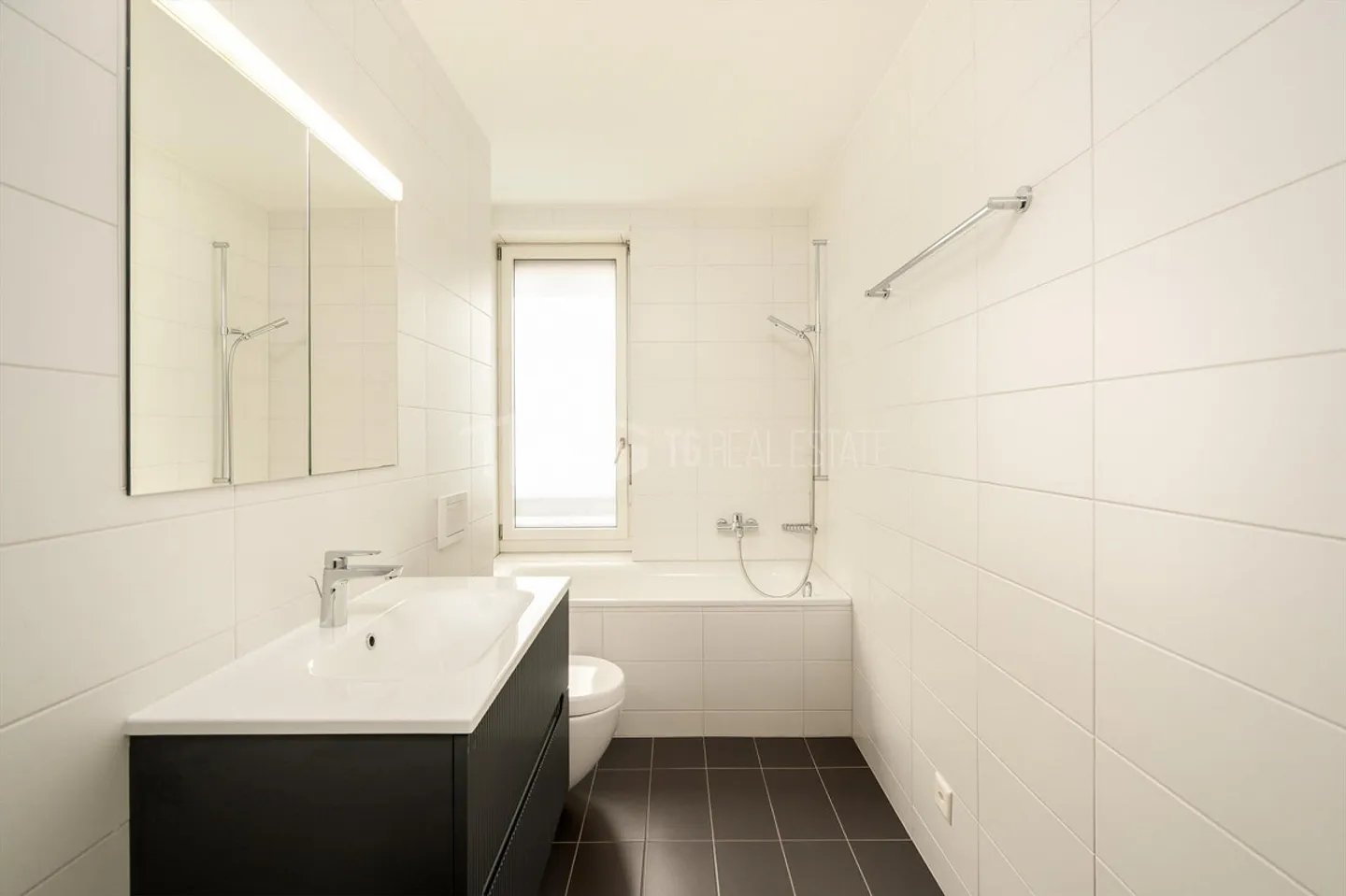 APPARTEMENT ÉLÉGANT DE 3,5 PIÈCES AU CENTRE DE LUGANO - Photo 10 sur 11