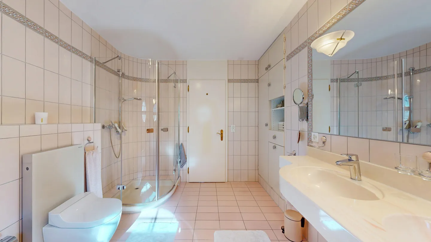 Impressive 6.5-Room Villa with Pool, Panoramic View and Large Garage - Photo 19 of 28