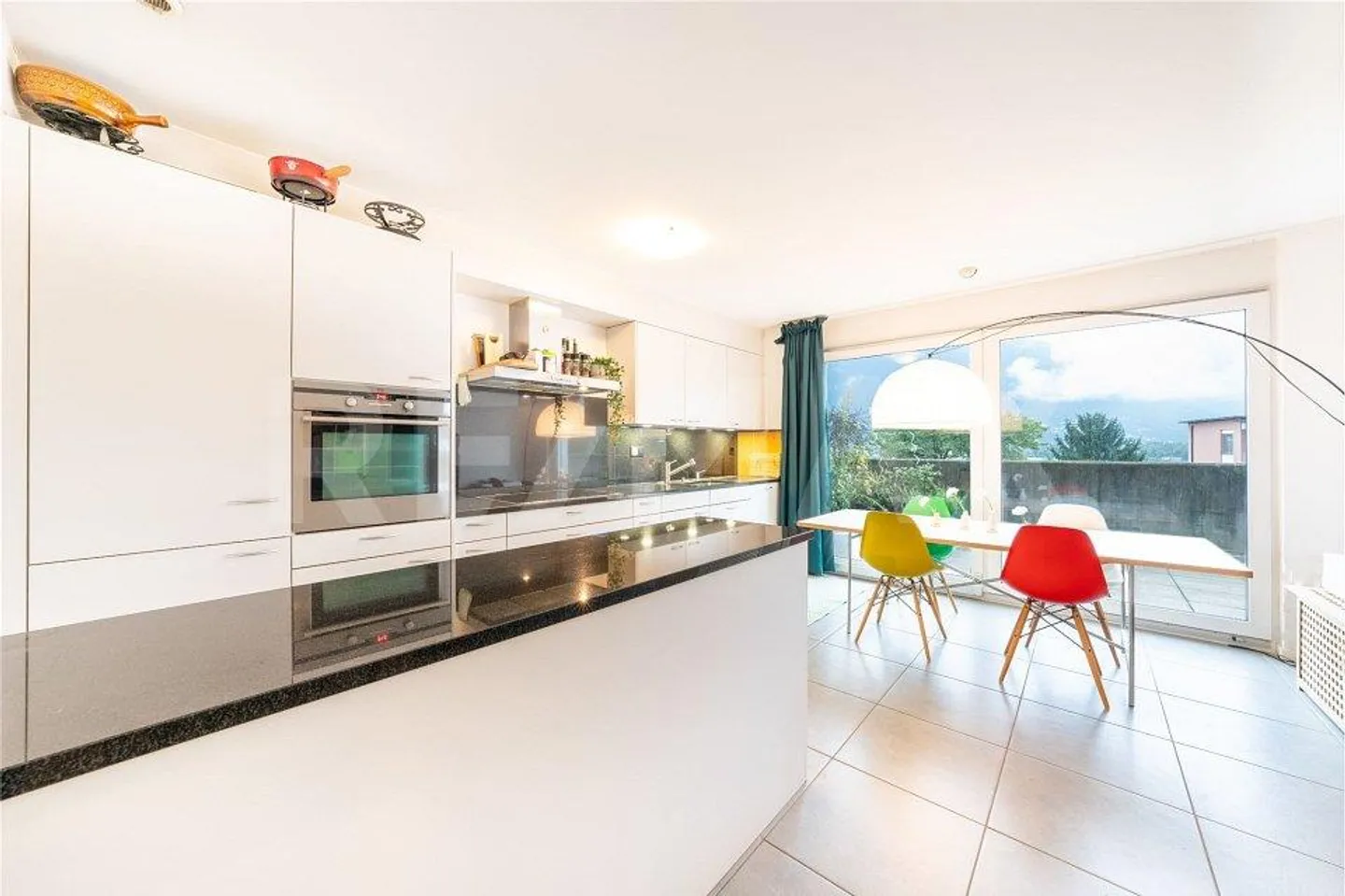 Appartamento con grande giardino - Foto 5 di 13