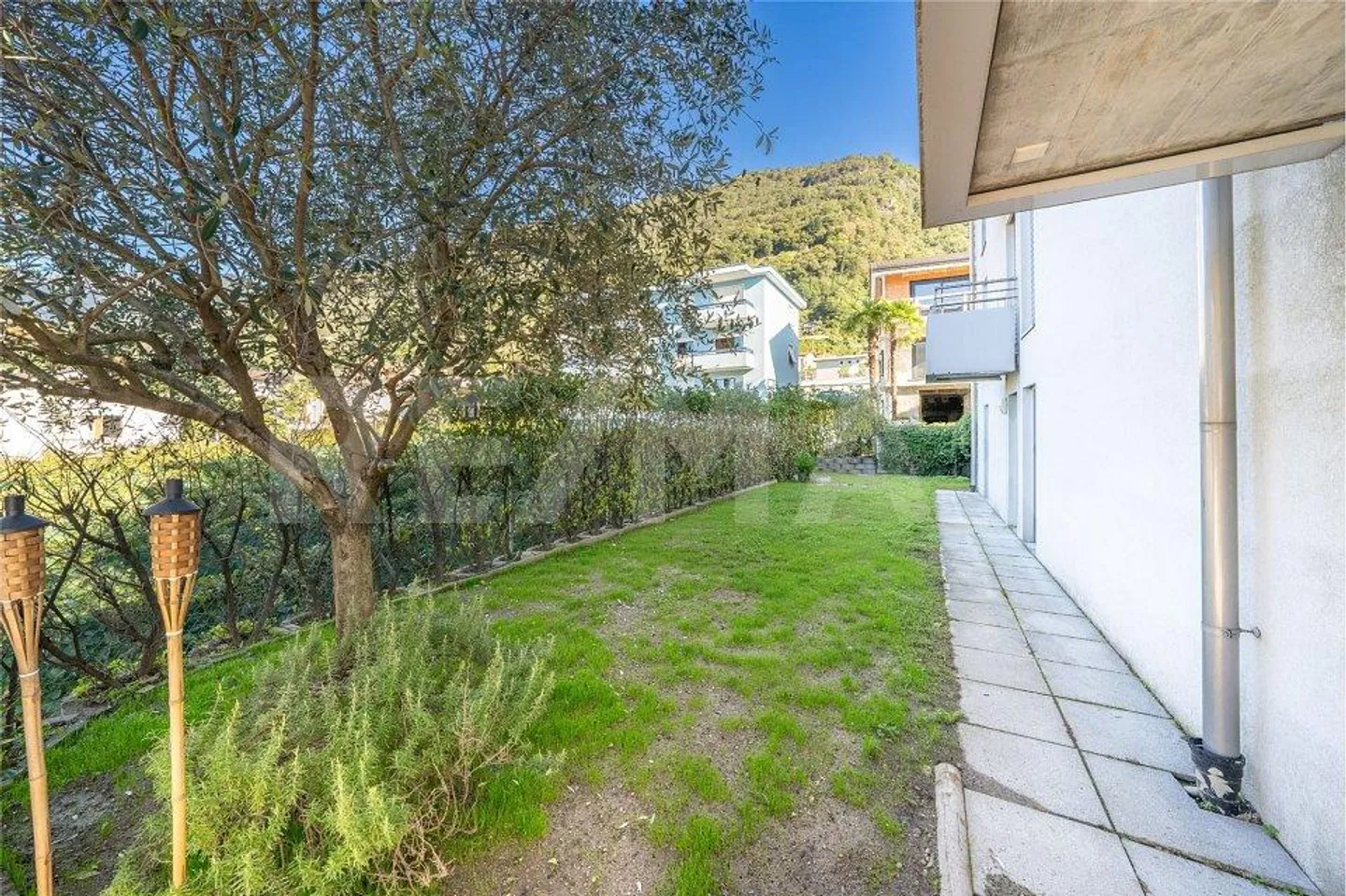 Appartamento con grande giardino - Foto 12 di 13