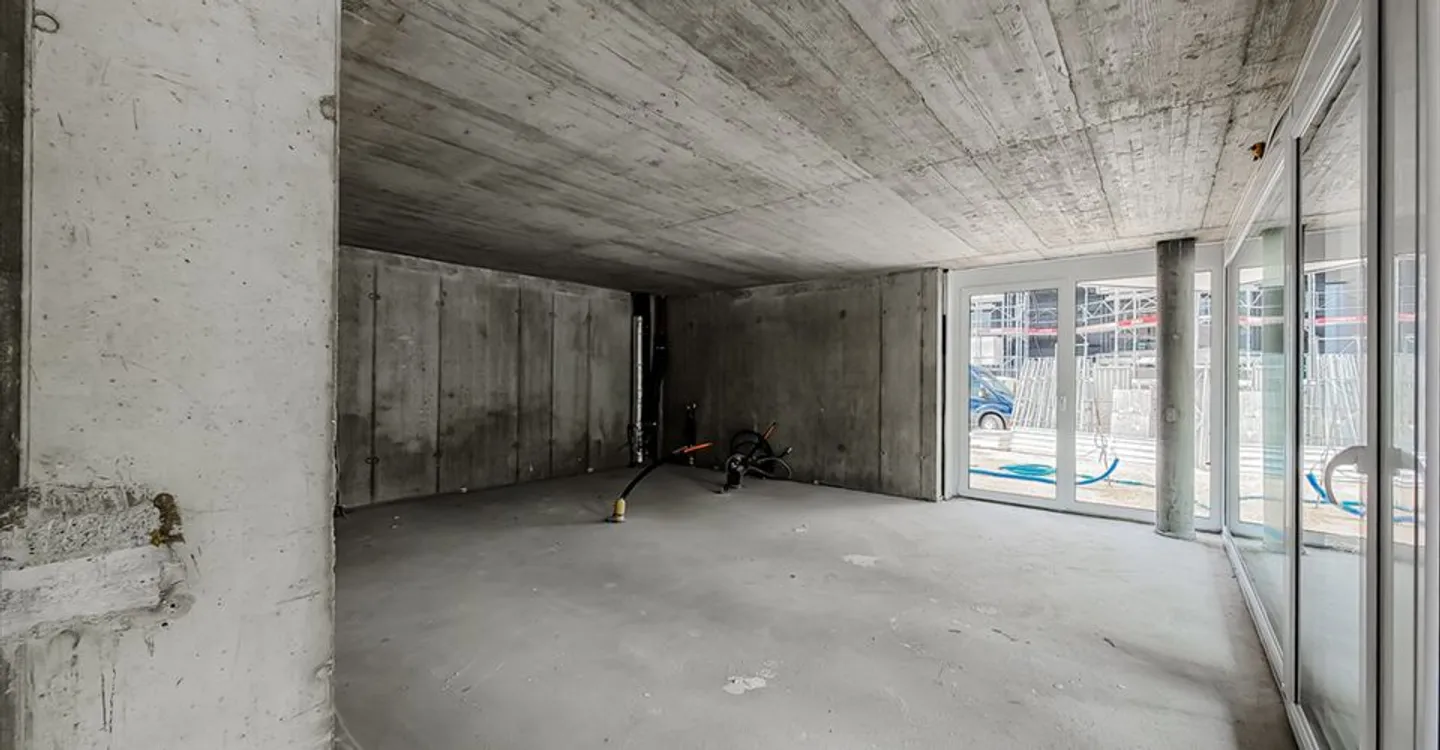 Mixed-use building for rent - Photo 1 of 9