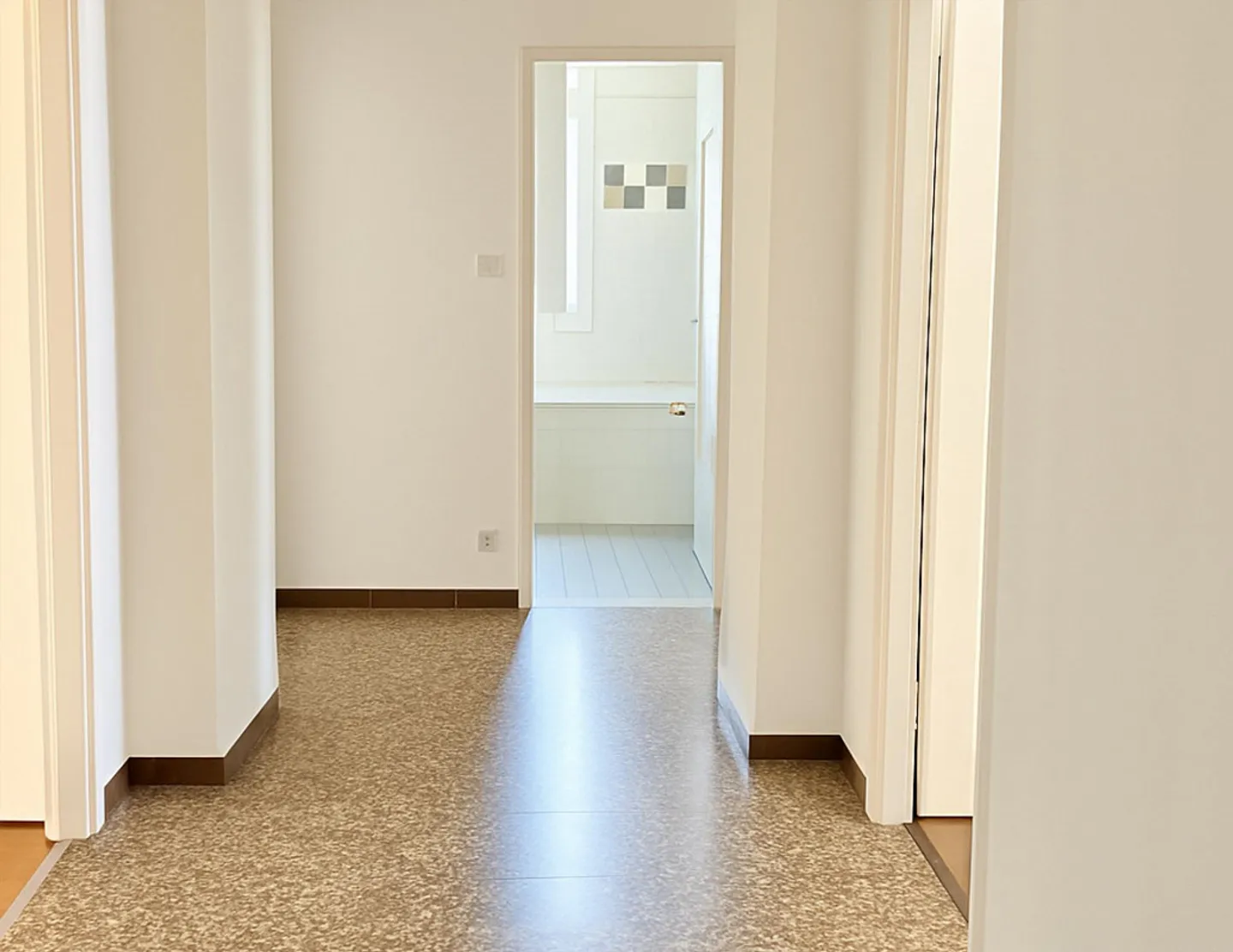 Appartamento spazioso e ristrutturato di 3,5 stanze - Foto 4 di 7