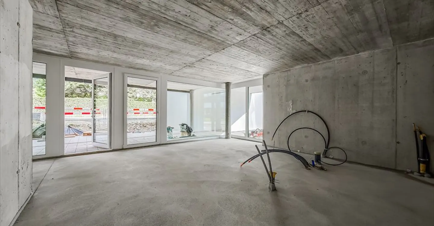 Mixed-use building for rent - Photo 5 of 9