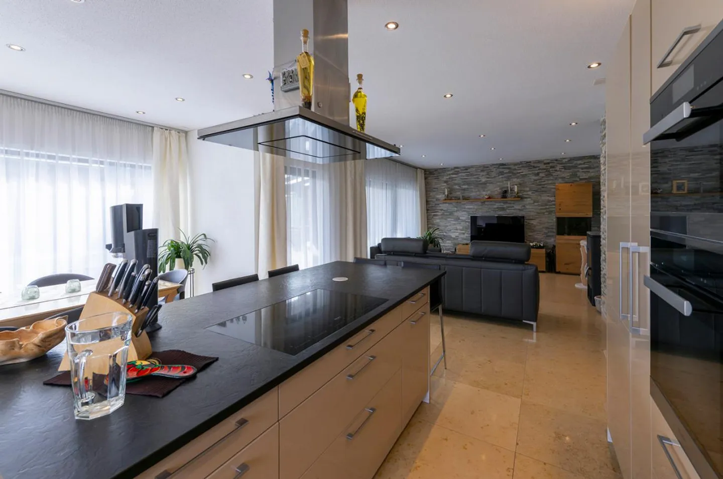 Modern Semi-Detached House in Engwilen – Quiet Location with Charm and Comfort - Photo 4 of 13