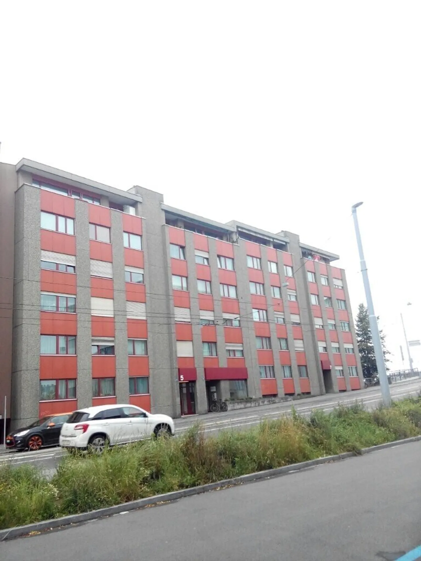 Appartement spacieux avec balcon - Photo 1 sur 7