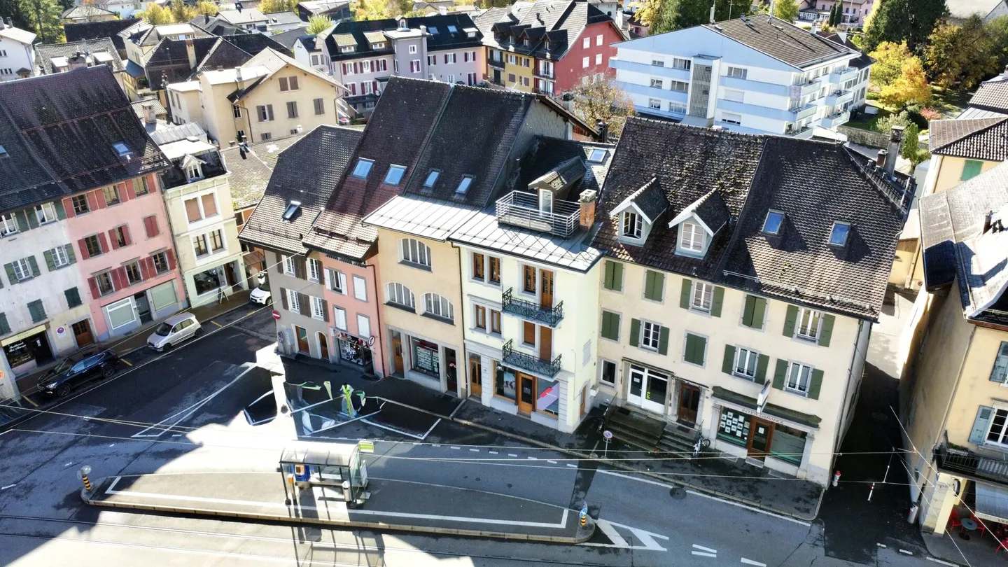 Ertragsgebäude im Zentrum von Bex - Foto 3 von 21