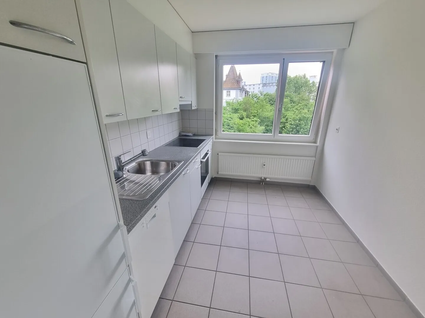 Appartement spacieux avec balcon - Photo 2 sur 7
