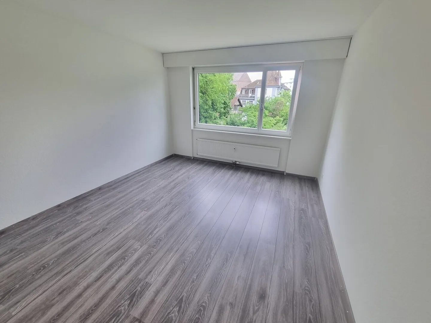Appartement spacieux avec balcon - Photo 3 sur 7