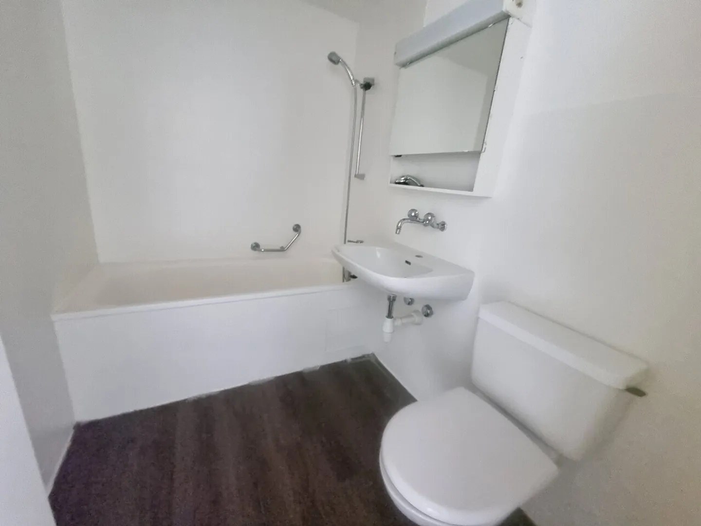 Appartement spacieux avec balcon - Photo 7 sur 7
