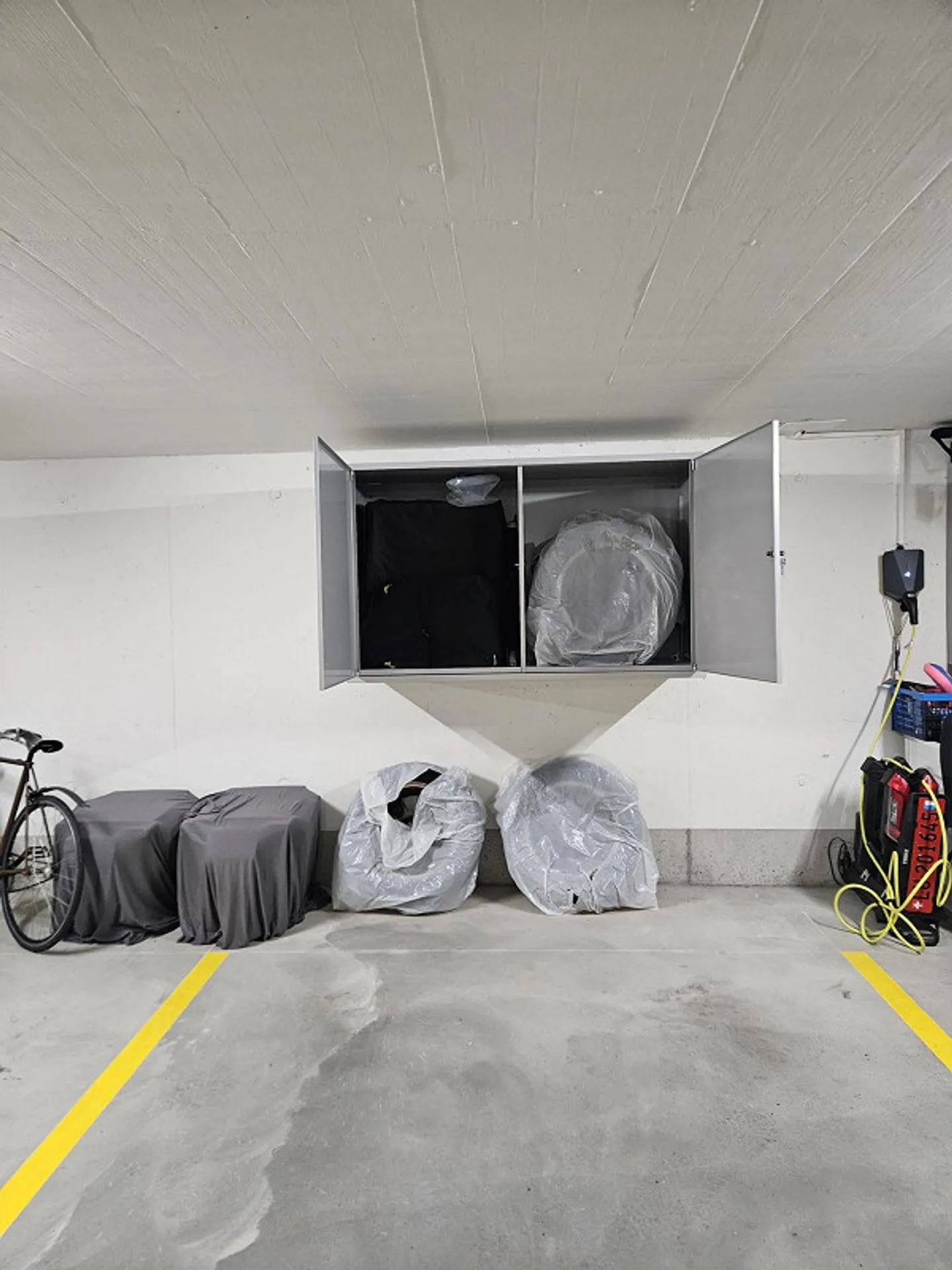 Parking space for rent from December 1st - Photo 3 of 4