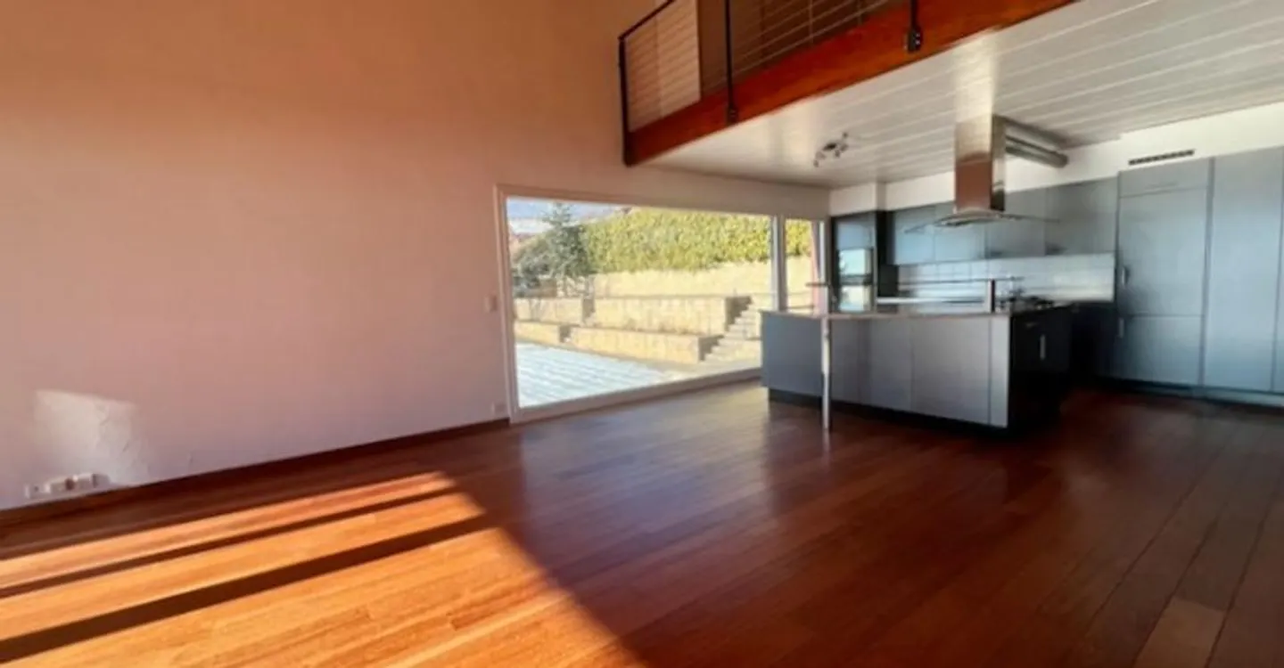 Treat yourself to this superb exceptional villa, with a view of the lake and the Alps - Photo 3 of 12