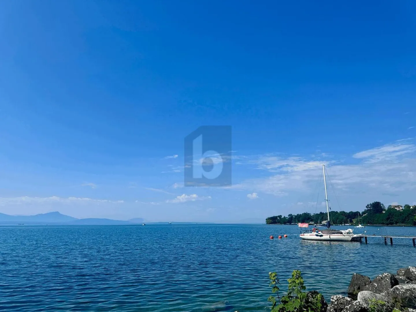 ARCADE AU COEUR DU BOURG DE SAINT-PREX - Photo 3 sur 4