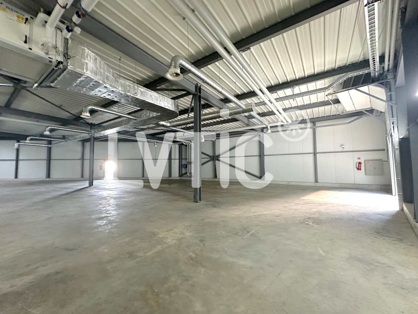 Lagerhalle/Werkstatt von 524 m2 in Villeneuve zu vermieten - Foto 3 von 7