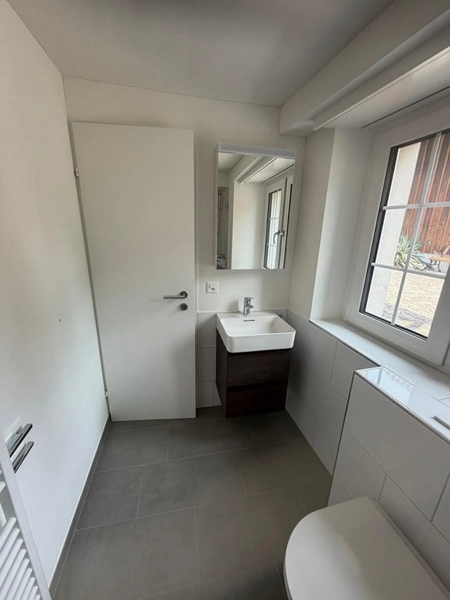 Charming, extensively renovated studio for rent - Photo 7 of 12