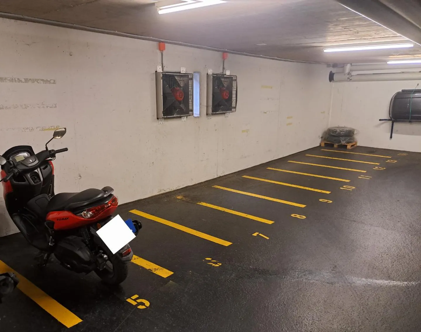 "Parking extérieur pour moto" - Photo 2 sur 2