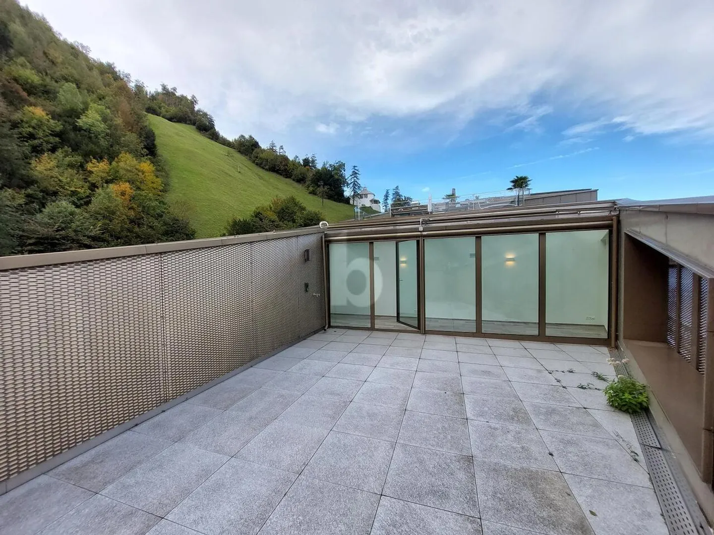 PRESTIGE-BÜRO AM SEE MIT EXKLUSIVER DACHTERRASSE! - Foto 2 von 6