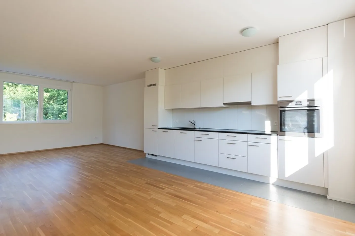 Appartamento moderno con terrazza - Foto 3 di 10