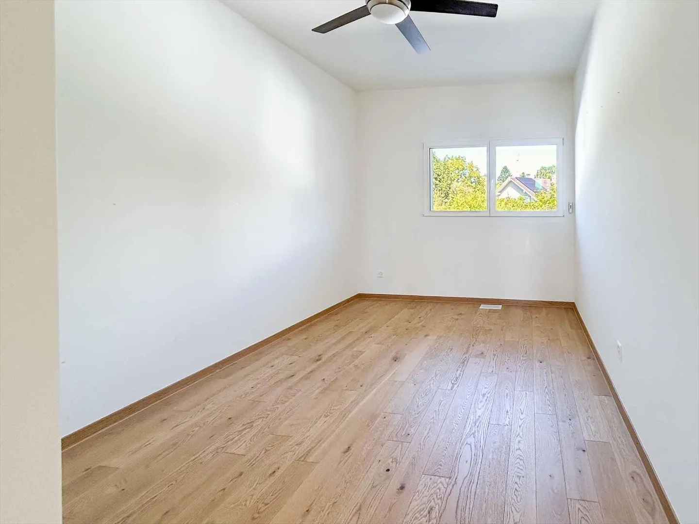 Semi-detached villa - Photo 7 of 10