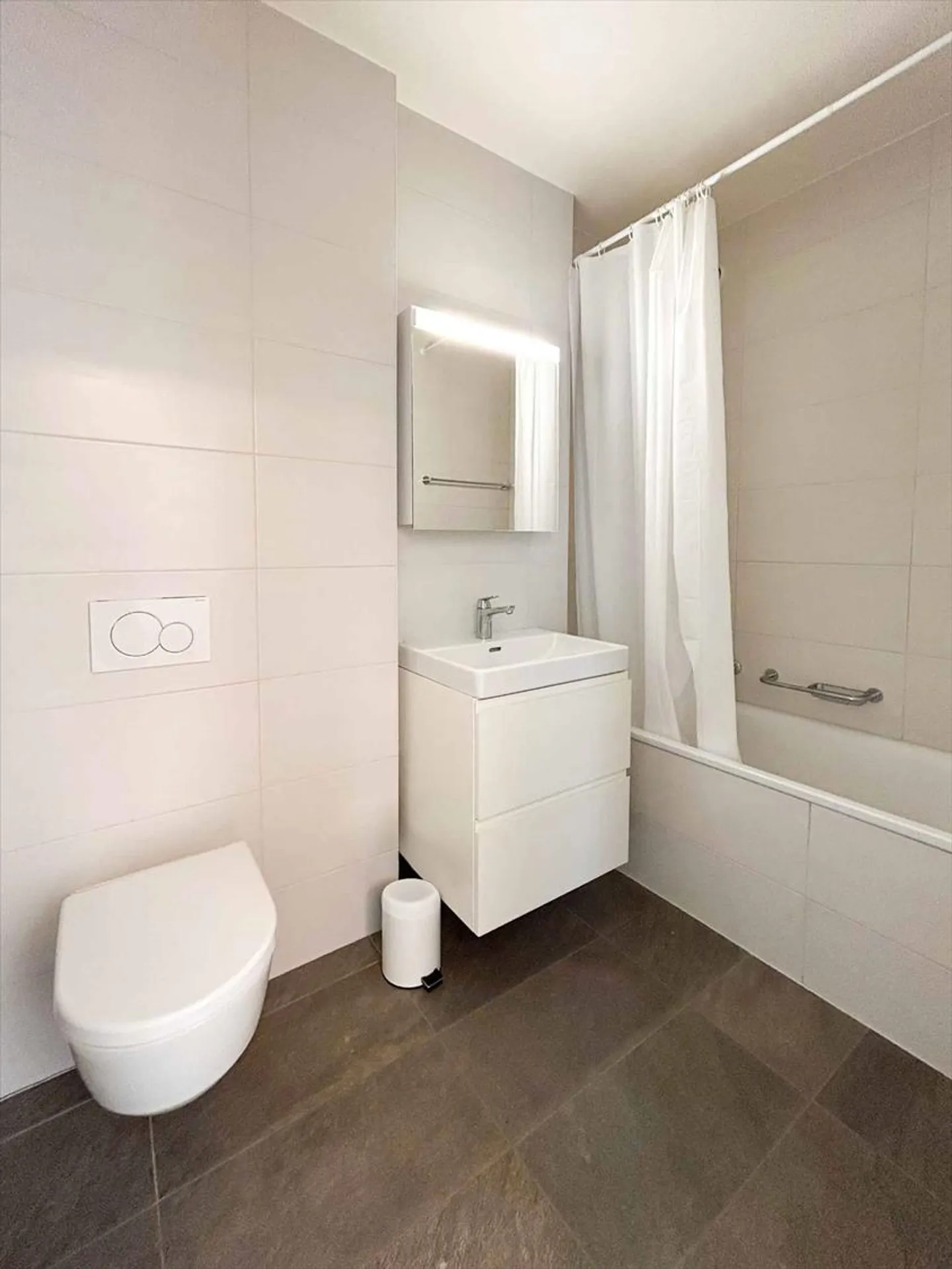 Semi-detached villa - Photo 9 of 10