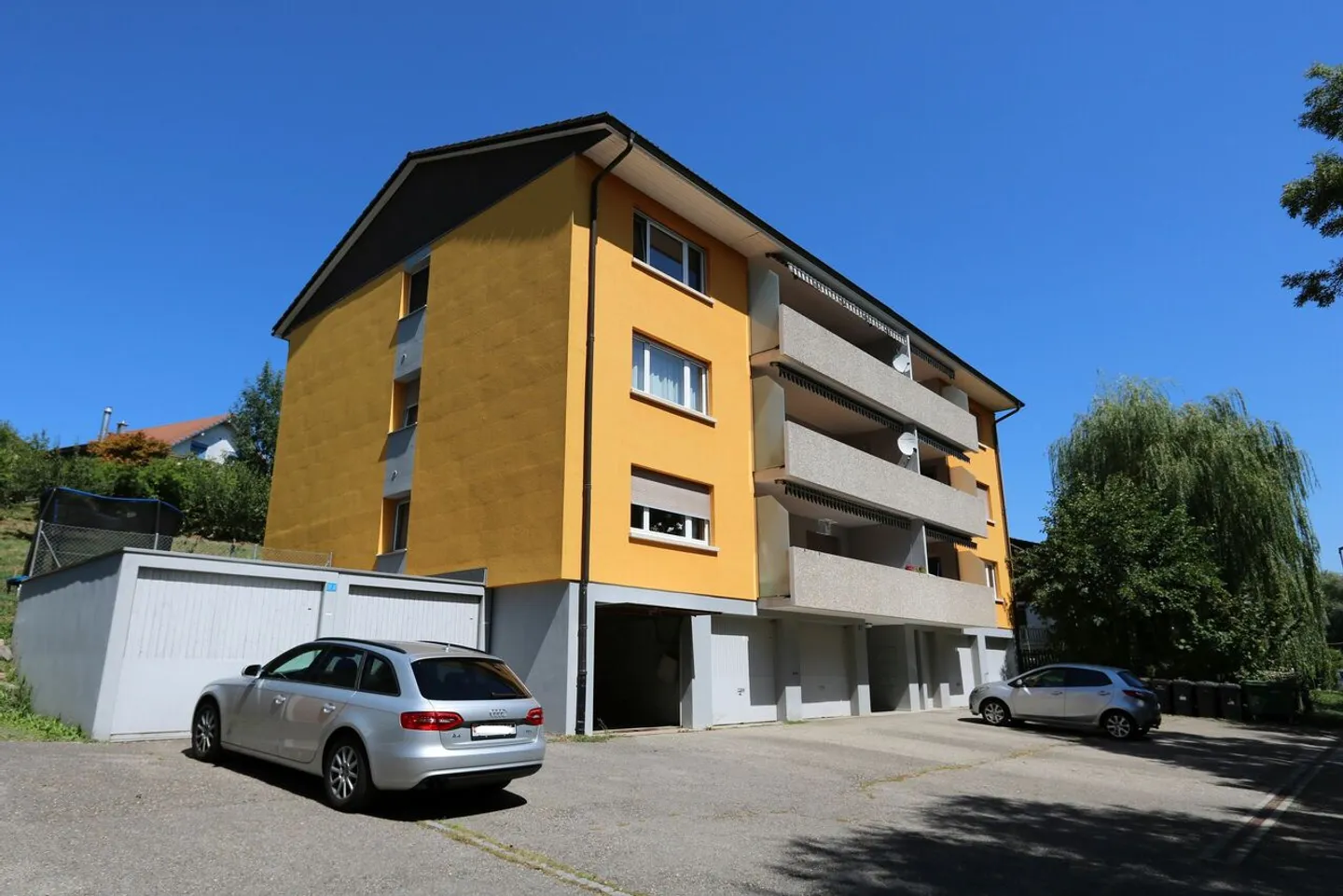 Appartamento luminoso di 4,5 stanze con balcone a Courgevaux - Foto 1 di 12