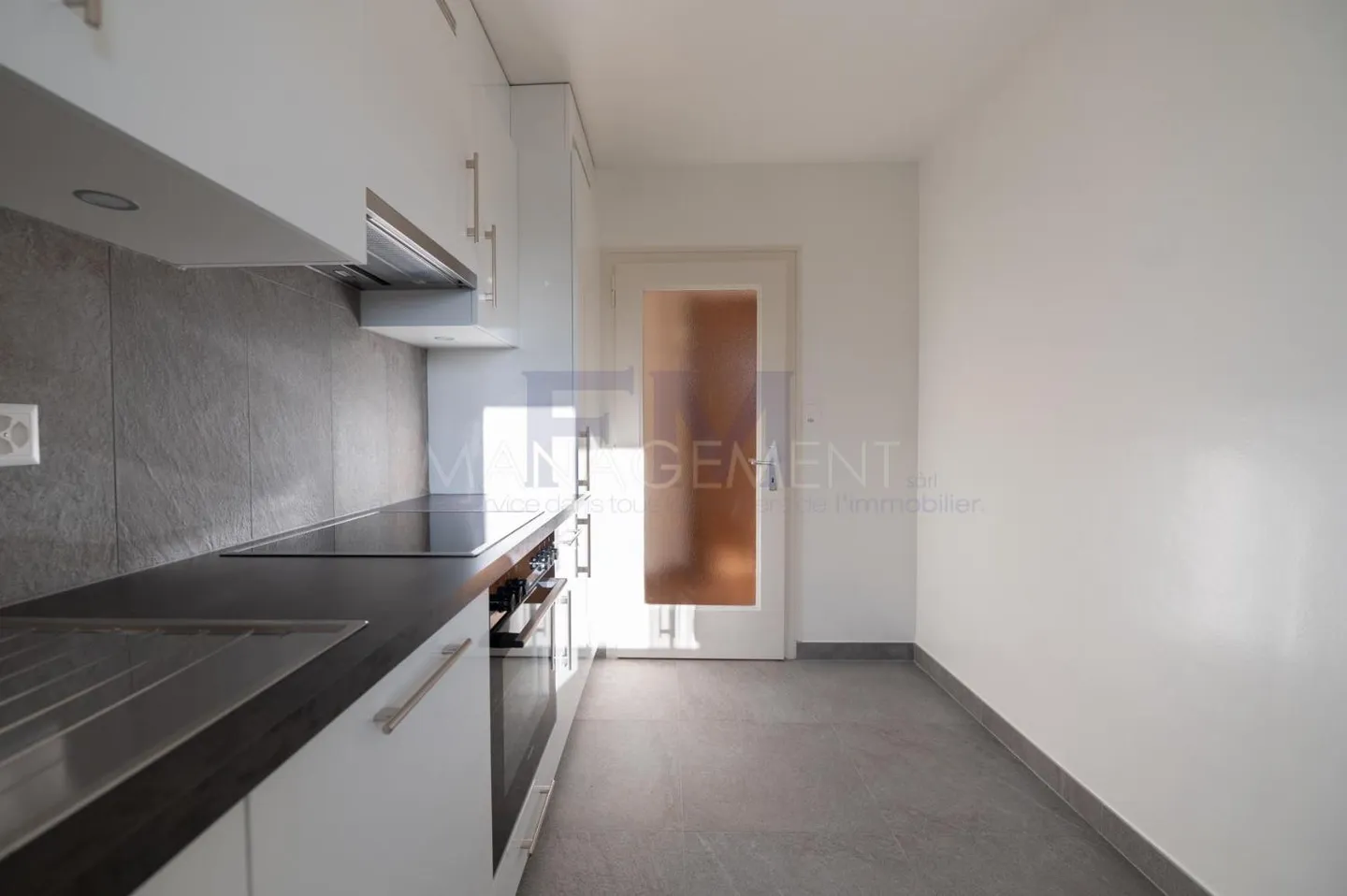 Meyrin Village ? Rue Virginio-Malnati - Appartamento ristrutturato ? 3 locali ? ca. 42m² con balcone - Foto 2 di 13