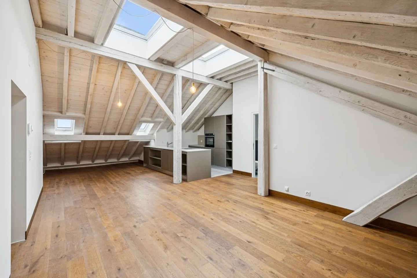 1. MIETE KOSTENLOS! NEUE UNTERKUNFT! - Foto 2 von 11